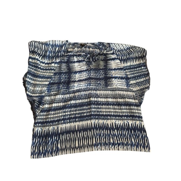 A.N.A  Blouse Blue Short Sleeve‎ Blue Pattern Flowy Polyester - Picture 9 of 10